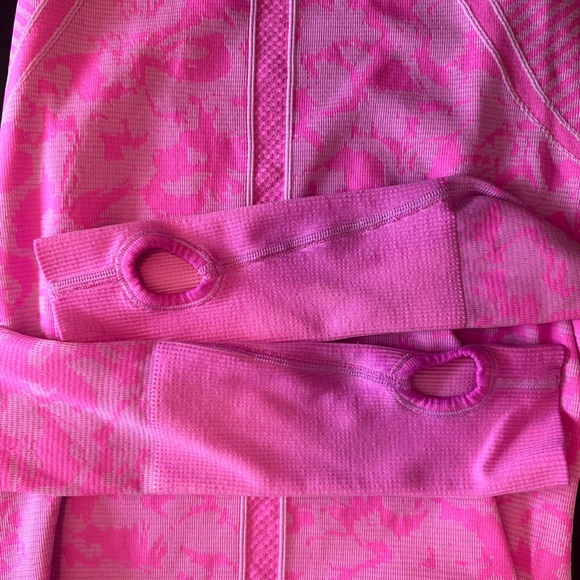 Lululemon Run Swiftly Tech - Size 4 - Picture 4 of 7